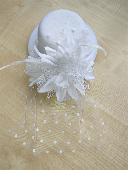 Шляпка - вуалетка с цветком, белая - фото 10004