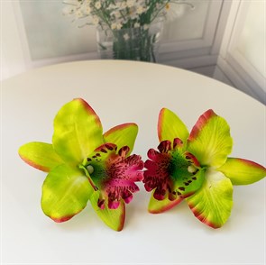 Комплект двух заколок "Тропический цветок Орхидея", зеленый